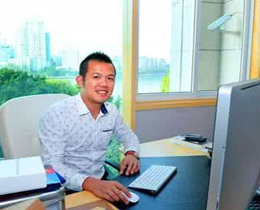 Xu manager of Eric electronic marketing department